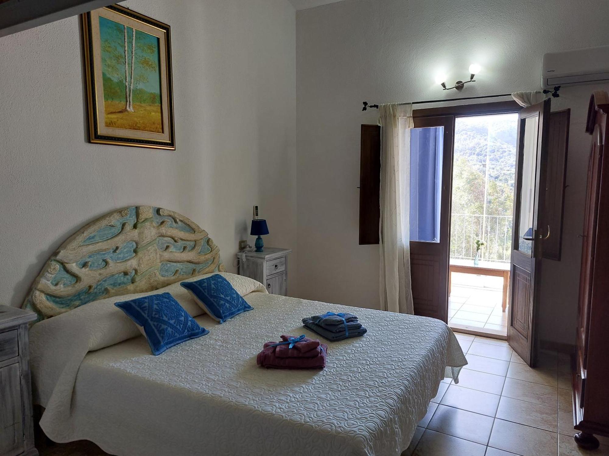 Hotel Valle Del Cedrino กัลเตลลิ ภายนอก รูปภาพ