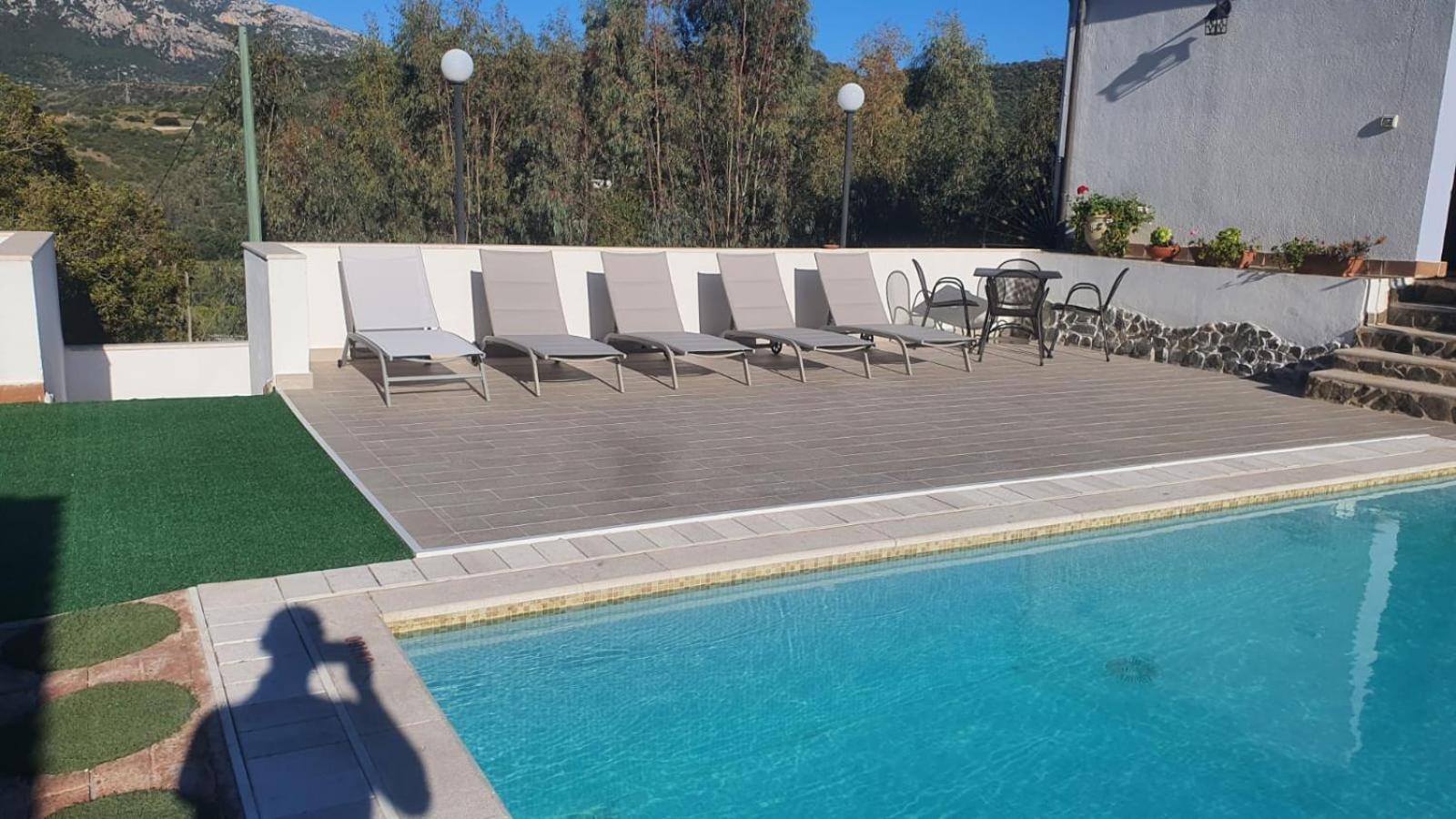 Hotel Valle Del Cedrino กัลเตลลิ ภายนอก รูปภาพ