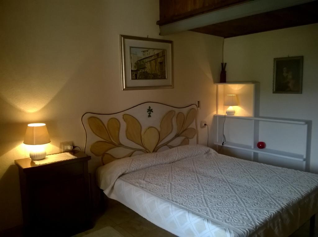 Hotel Valle Del Cedrino กัลเตลลิ ภายนอก รูปภาพ