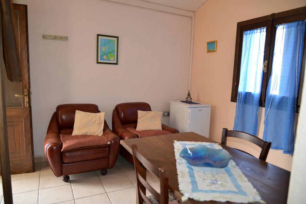 Hotel Valle Del Cedrino กัลเตลลิ ภายนอก รูปภาพ
