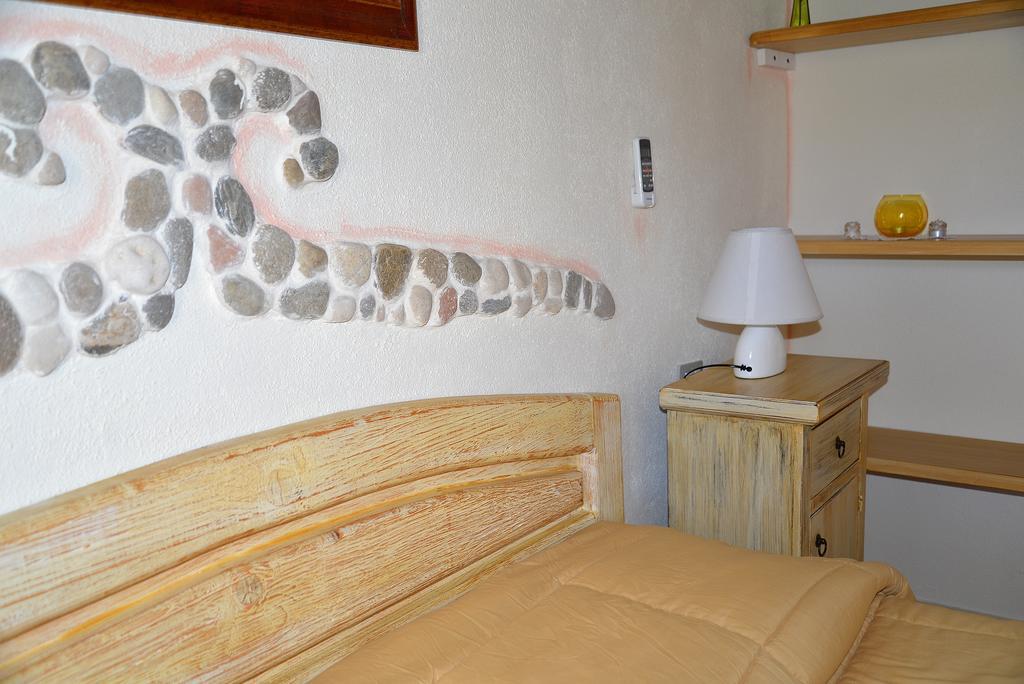 Hotel Valle Del Cedrino กัลเตลลิ ภายนอก รูปภาพ