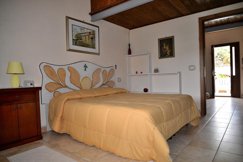 Hotel Valle Del Cedrino กัลเตลลิ ภายนอก รูปภาพ
