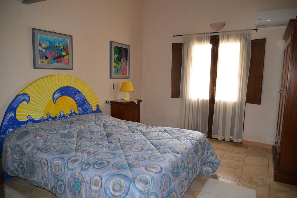 Hotel Valle Del Cedrino กัลเตลลิ ภายนอก รูปภาพ
