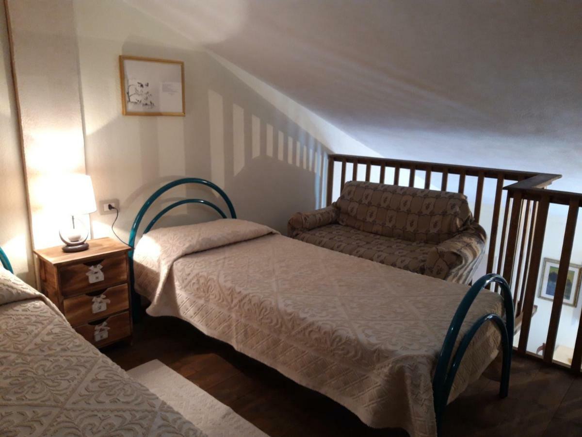Hotel Valle Del Cedrino กัลเตลลิ ภายนอก รูปภาพ