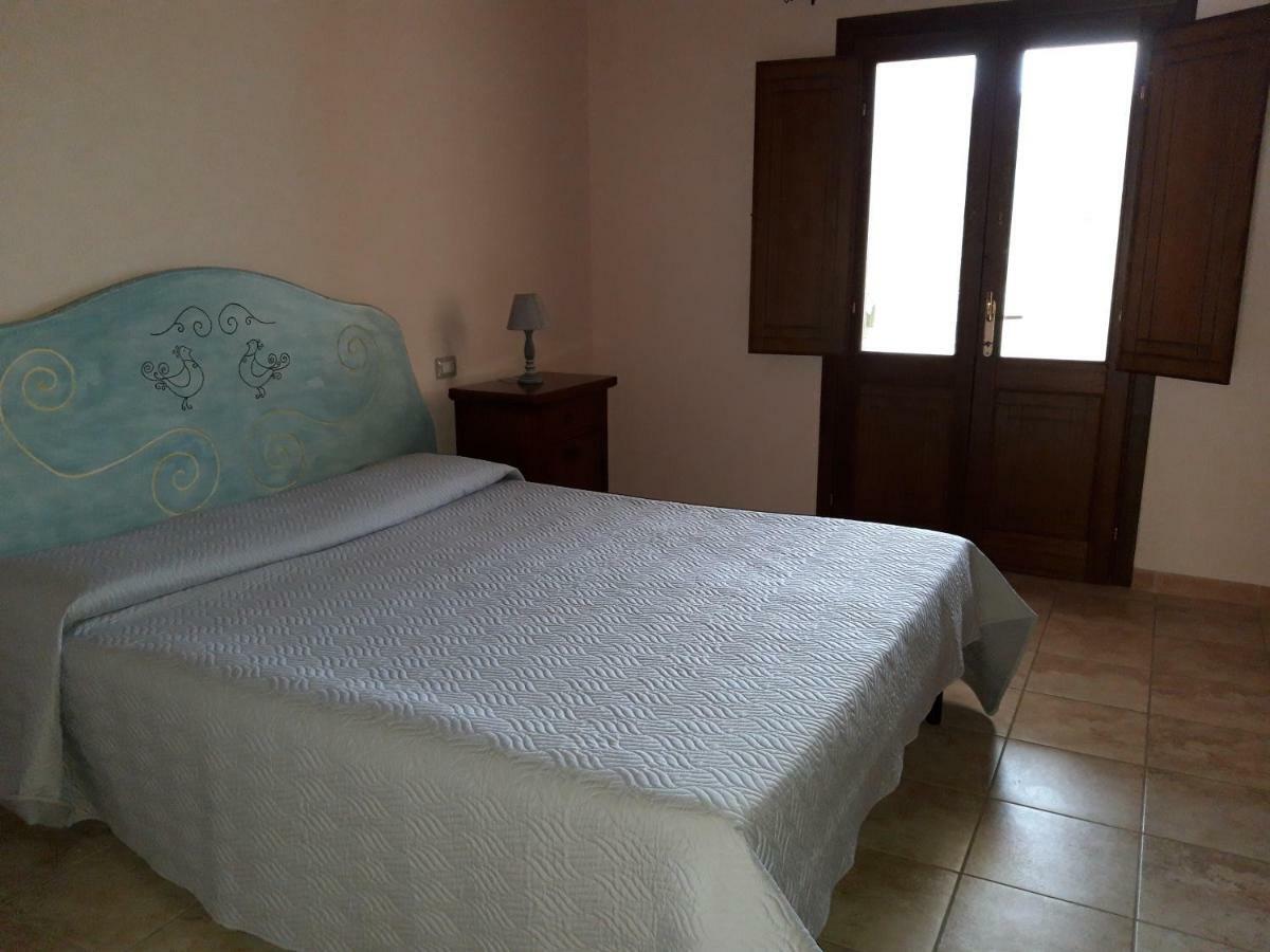 Hotel Valle Del Cedrino กัลเตลลิ ภายนอก รูปภาพ